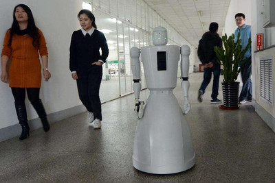 智能機器人研發浪潮涌動，家庭服務機器人步入發展快車道